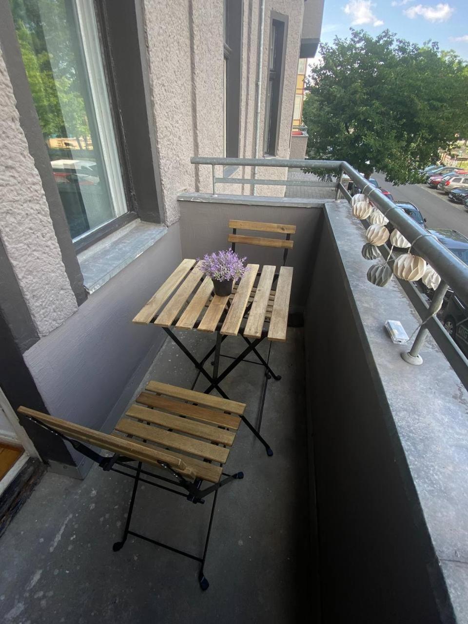 Stylish 2-Room Apartment With Balcony Next To East Side Gallery Berlin Eksteriør bilde