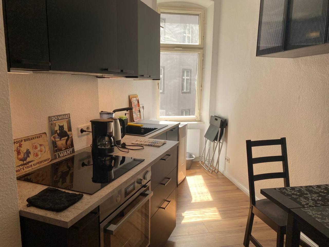 Stylish 2-Room Apartment With Balcony Next To East Side Gallery Berlin Eksteriør bilde